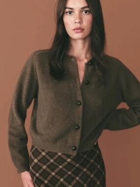 Dôen Ashford Cardigan in Forest Moss, Size M, EUG, 100% Cashmere